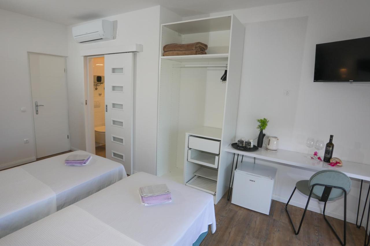 Stella Maris, Hvar - Rooms With A Balcony And A Stunning Sea View Хвар Екстер'єр фото