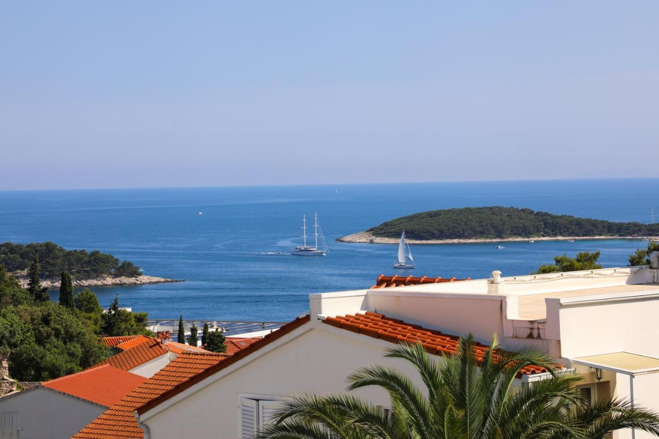 Stella Maris, Hvar - Rooms With A Balcony And A Stunning Sea View Хвар Екстер'єр фото