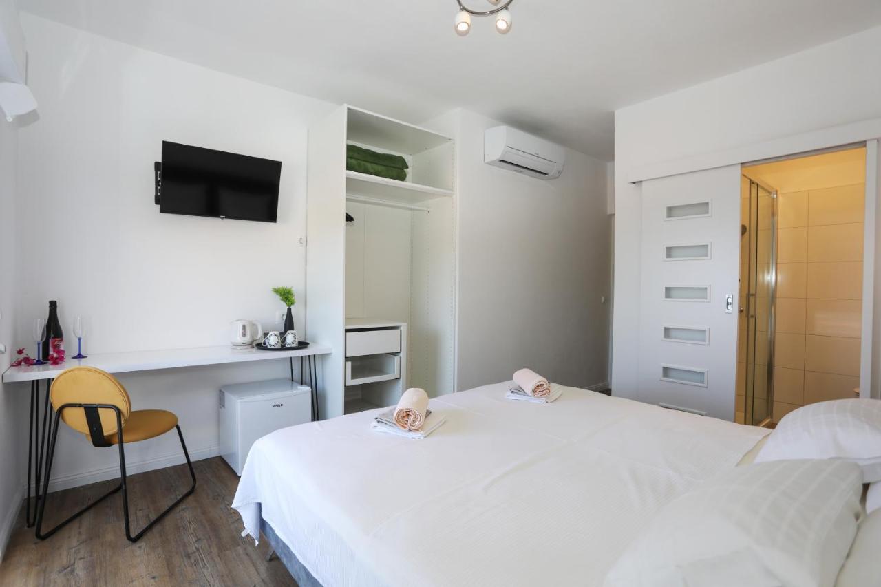 Stella Maris, Hvar - Rooms With A Balcony And A Stunning Sea View Хвар Екстер'єр фото